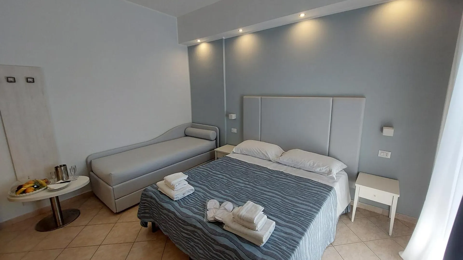Hotel Caravel Rimini 3*,